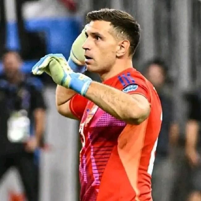 EMILIANO MARTINEZ