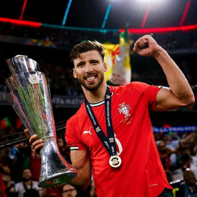 RUBEN DIAS
