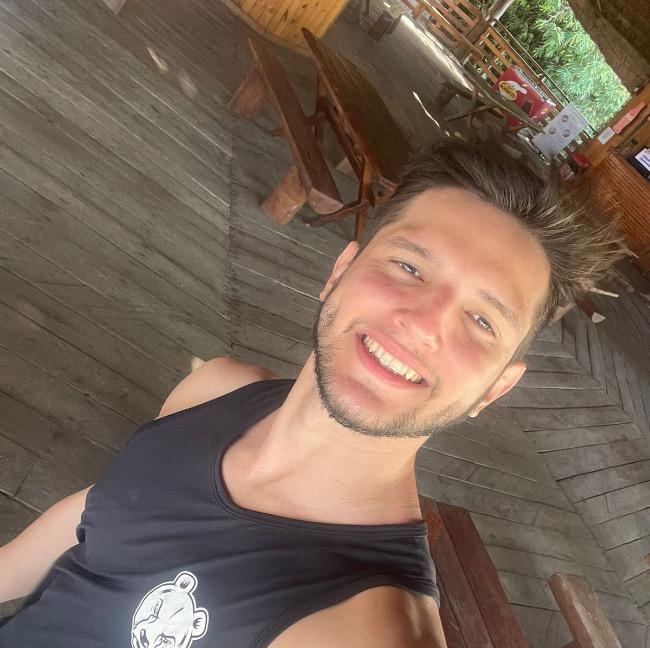 Gustavo Leão