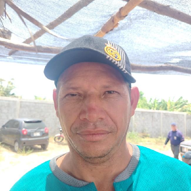 Alvaro Arias   "B"