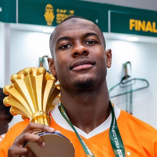 CB | Evan Ndicka