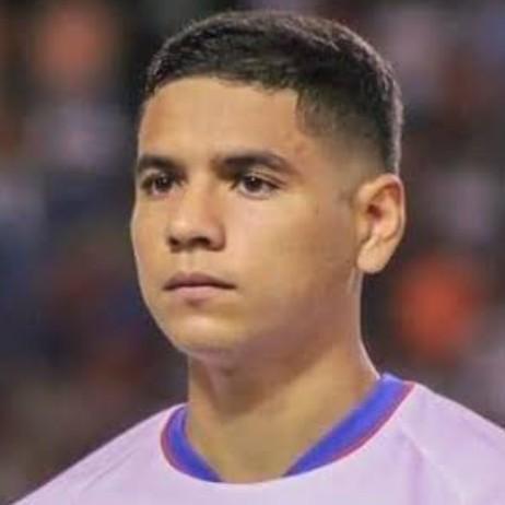 🇭🇳 C. Pineda