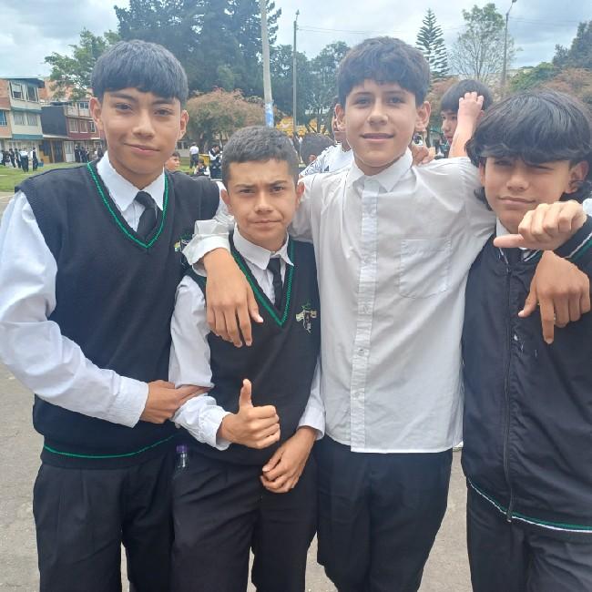 7B Lobos indomables