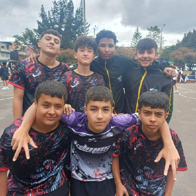 8° Los 777