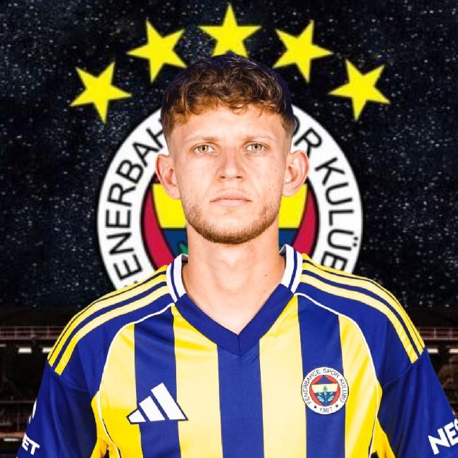 Sebastian Szymański