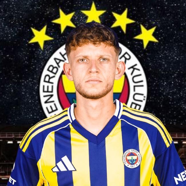 Sebastian Szymański