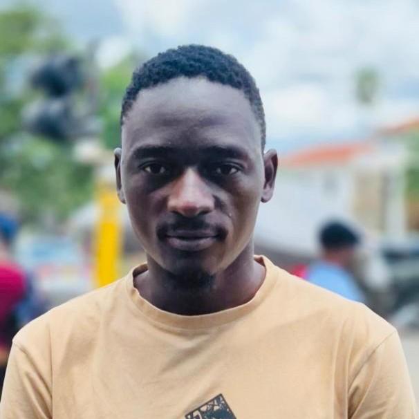 Petros Mwanza (Lorch Nyoso)