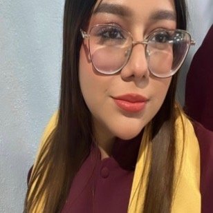 18 Elizabeth Velzaquez