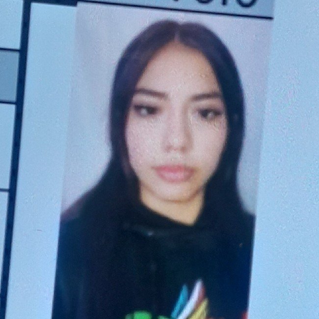 16 Elizabeth Muñoz