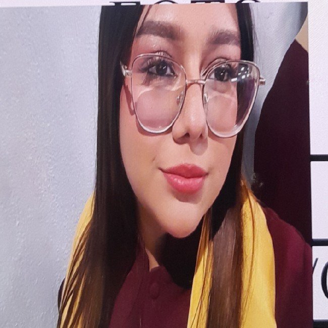 18 Elizabeth Velazquez
