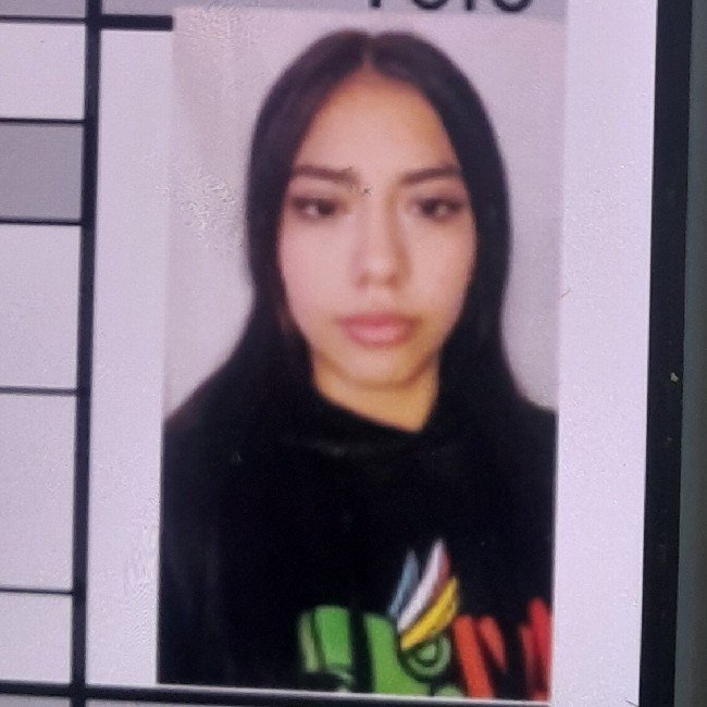 16 Elizabeth Muñoz